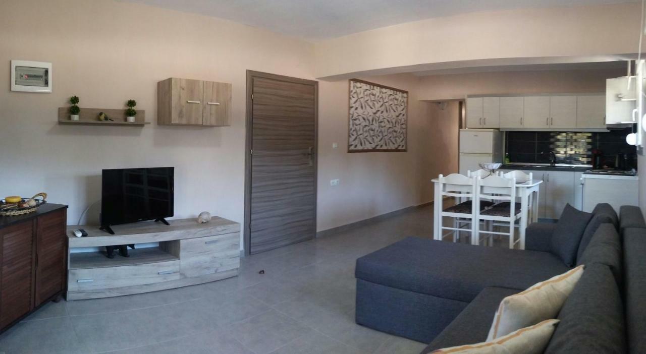 Politakis Apartment Keramoti  Exterior photo